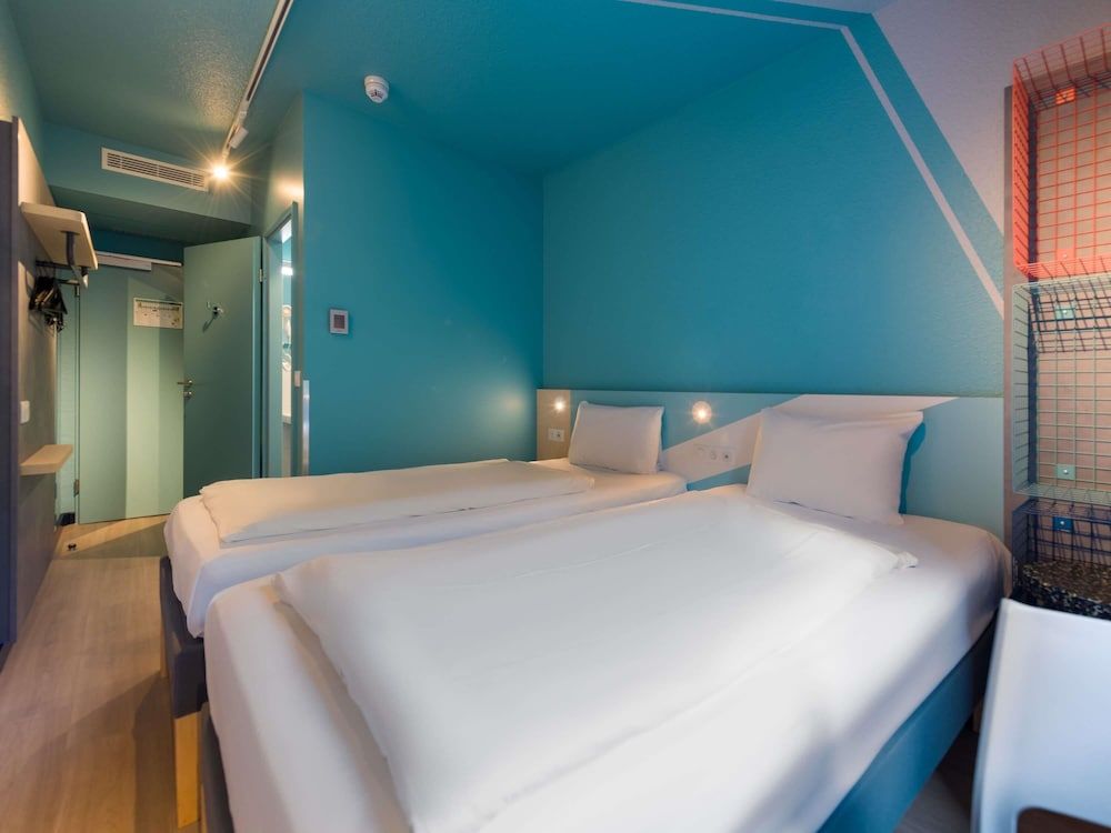 Small Twin Room, Private Bathroom (Clever Layout)
