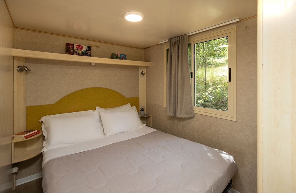 hu Firenze Certosa camping in town Bungalow 4