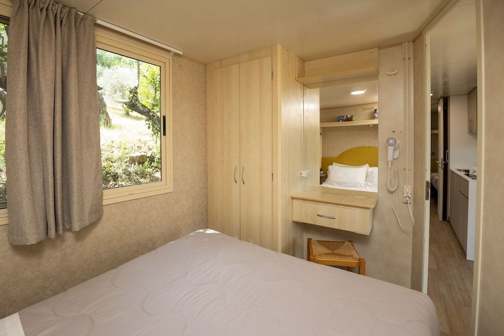 hu Firenze Certosa camping in town Bungalow 2