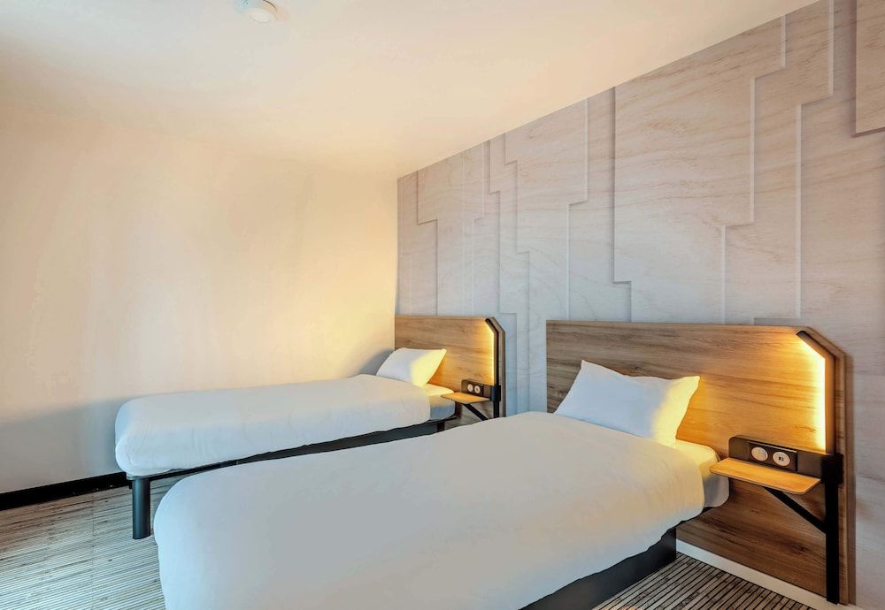 B&B Hotel Brest Porte De Gouesnou Standard Twin Room, Non Smoking 3
