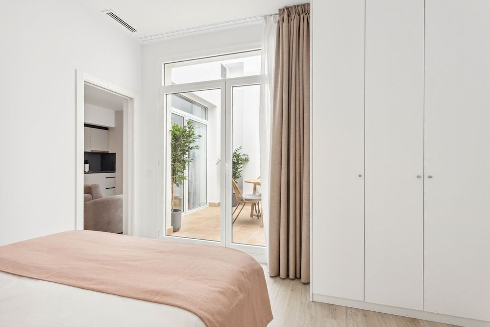 Limehome Valencia Calle de Cadiz One-Bedroom Apartment with terrace 4