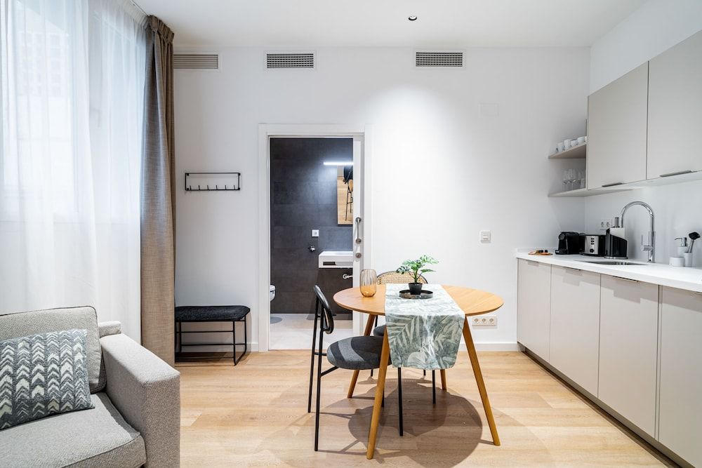 Limehome Sevilla Ronda de Capuchinos Studio - disability access 8