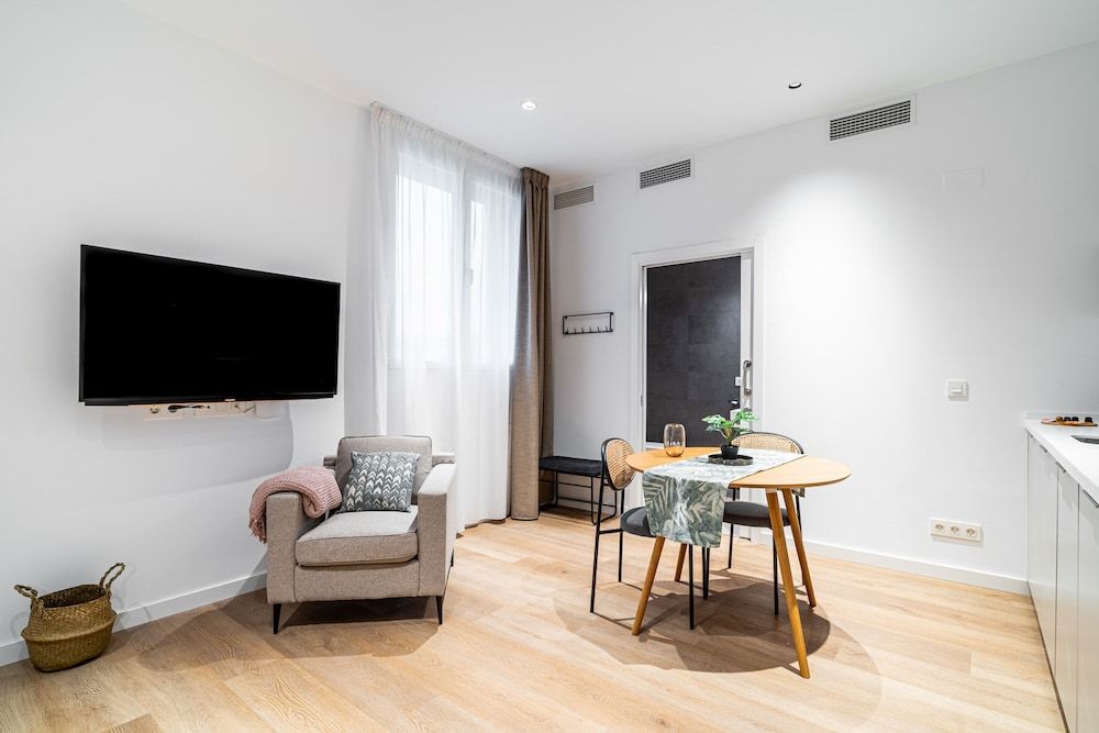 Limehome Sevilla Ronda de Capuchinos Studio - disability access 7