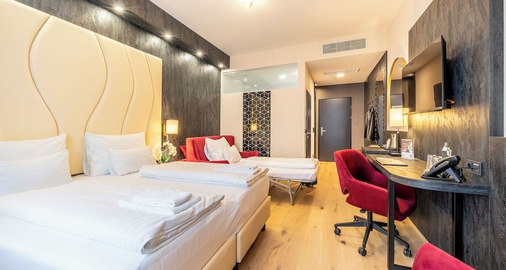 Premium Room, 1 Double Bed (Converts to 2 Twin Beds;with Sofabed)