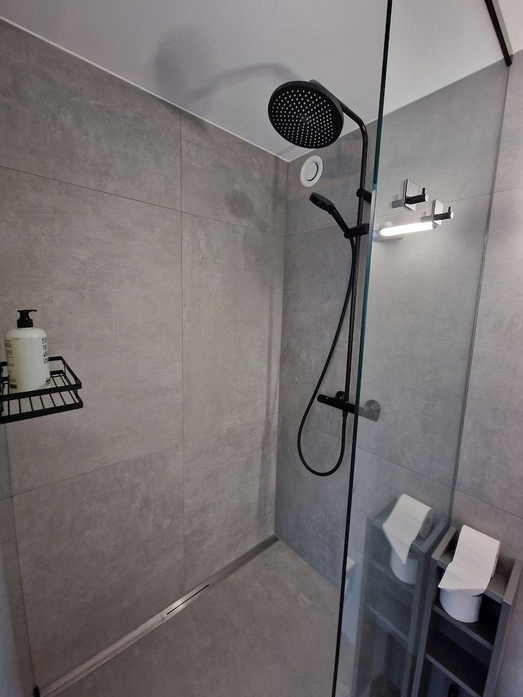 [BEE]VILLAGE MESSEHOTEL HANNOVER-LAATZEN. Business Double Room 5