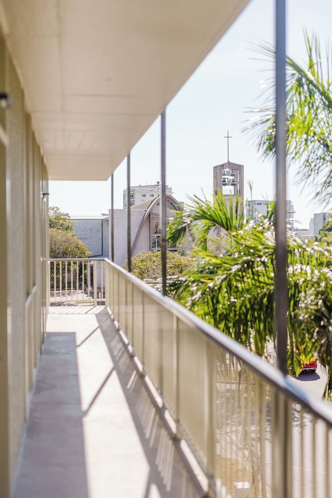 The Heritage Darwin Twin Room 5