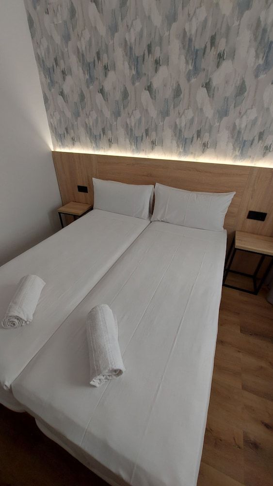 Sweet Lloret Suites Deluxe Double Room 3