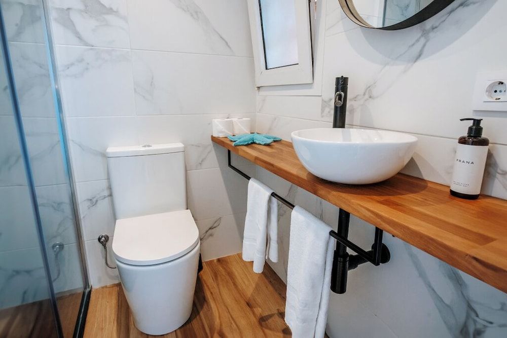 Sweet Lloret Suites Deluxe Double Room 9