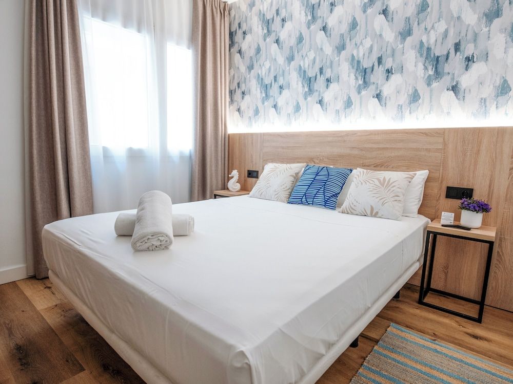 Sweet Lloret Suites Standard Room 7