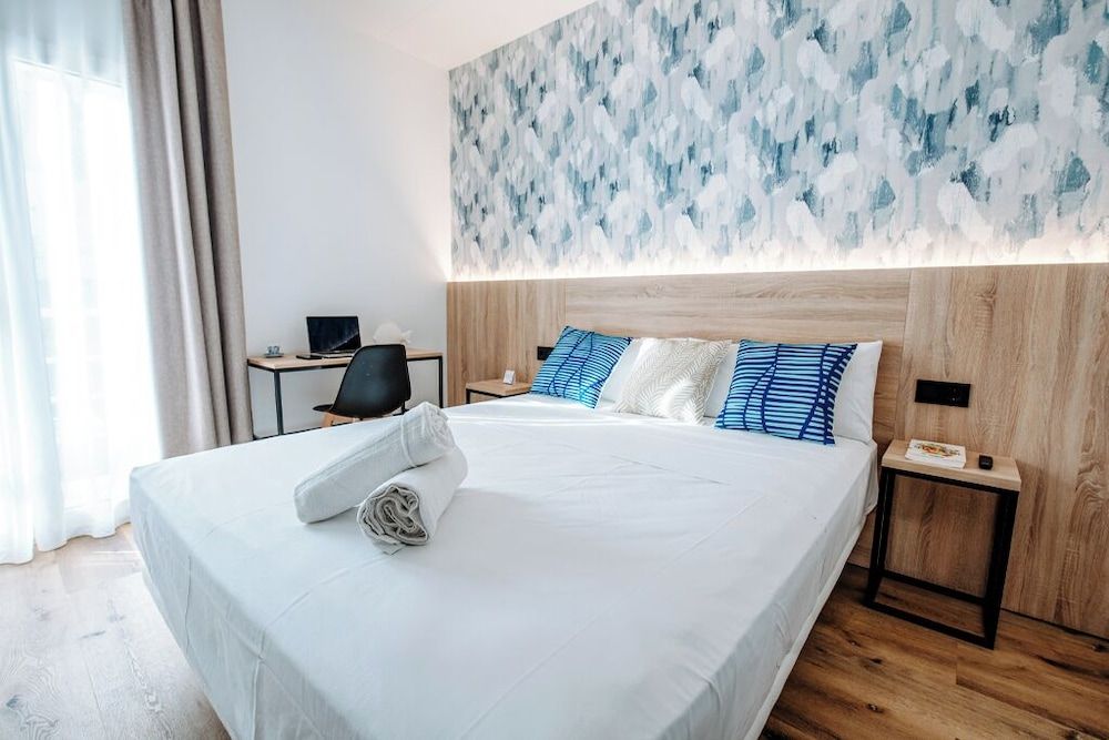 Sweet Lloret Suites Deluxe Double Room 5