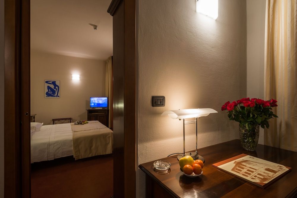 Hotel Lux Classic Suite, Hot Tub 6