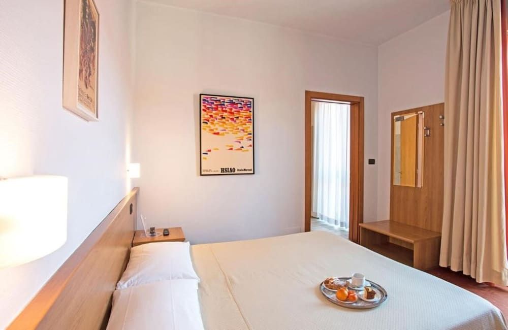 Hotel Lux Standard Double or Twin Room 10