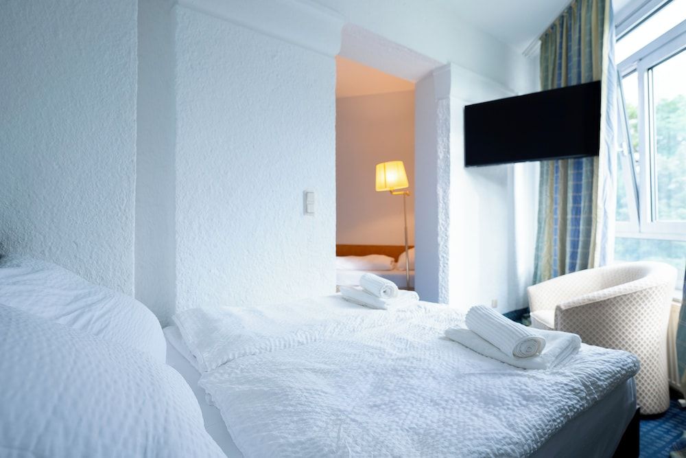 Hotel Viktoria Düsseldorf-Neuss Family Double Room 2