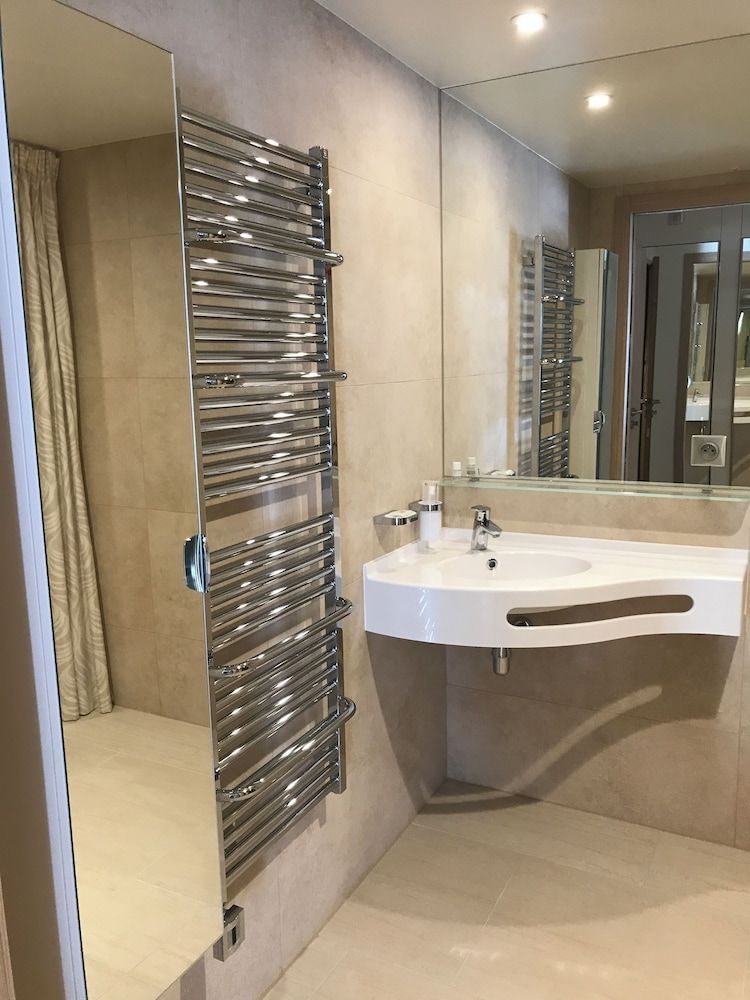 Zenao Montreuil croix de chavaux Family Suite 3