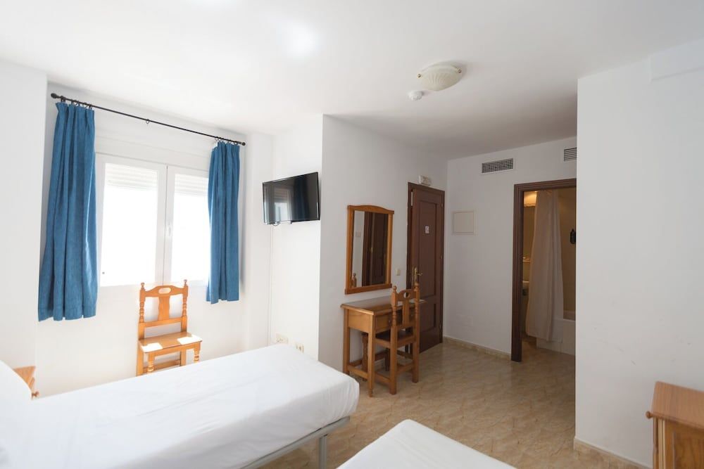 Hotel Mediterráneo by Croma Standard Double Room 4