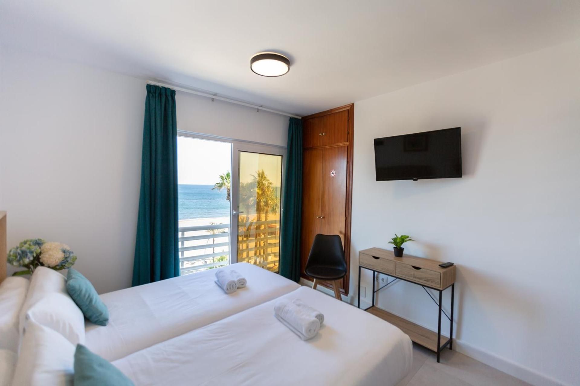 Double or Twin Room with Sea View