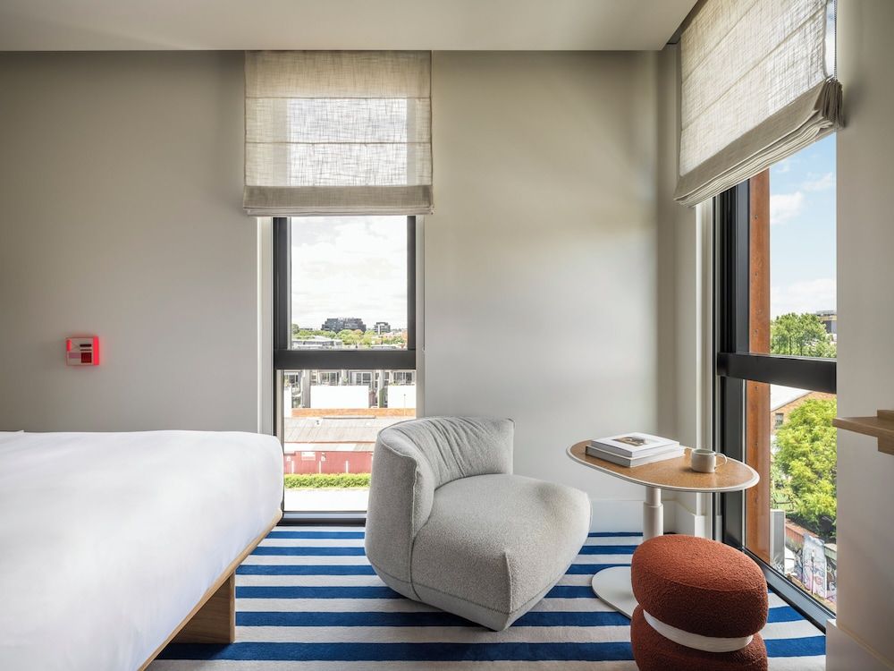 The StandardX, Melbourne Premium Room, 1 King Bed 3