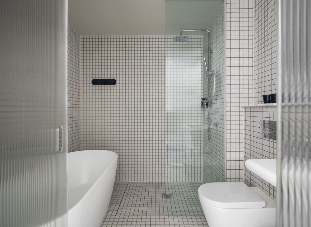 The StandardX, Melbourne Premium Room, 1 King Bed 4