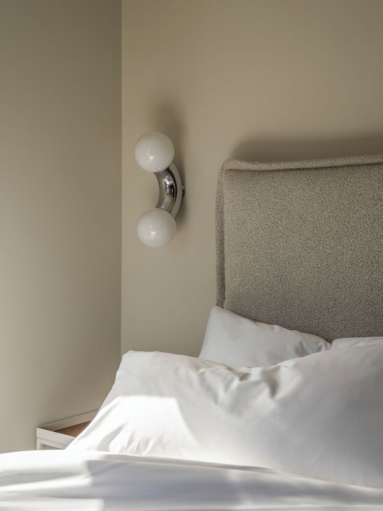 The StandardX, Melbourne Standard Room, 1 King Bed 3