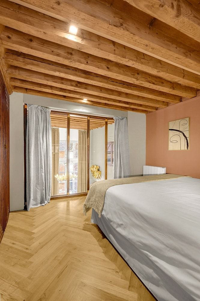 Exclusive Penthouse, 3 Bedrooms, Non Smoking, Courtyard View