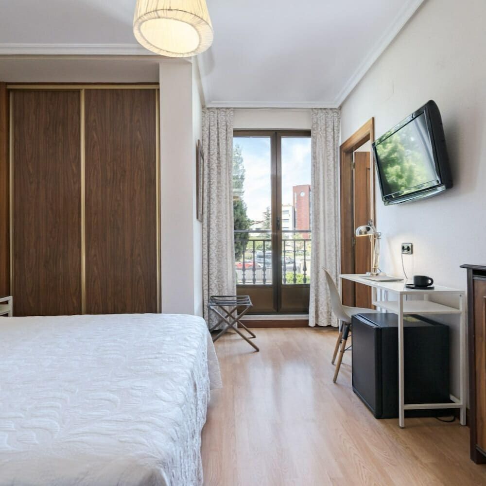 Hotel Eurowest Standard Double Room 9