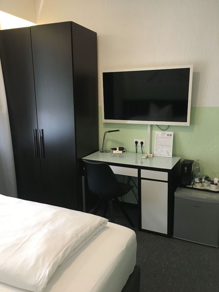 Hotel Augsburg Goldener Falke Single Room 6