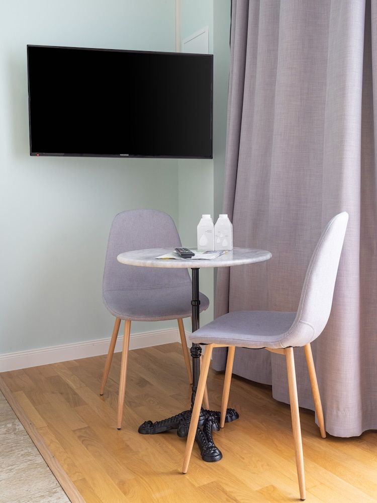 Limehome Dresden Tannenstraße Suite with Bathtub 8