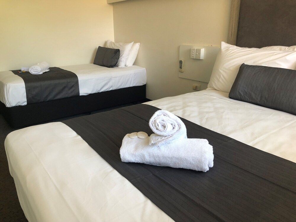 The Stuart Hotel-Motel Deluxe Double or Twin Room, Multiple Beds 4