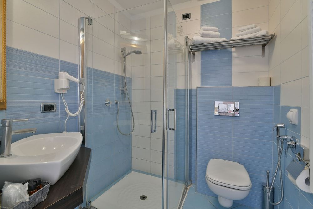 Hotel Le Chevalier Economy Room, City View 4