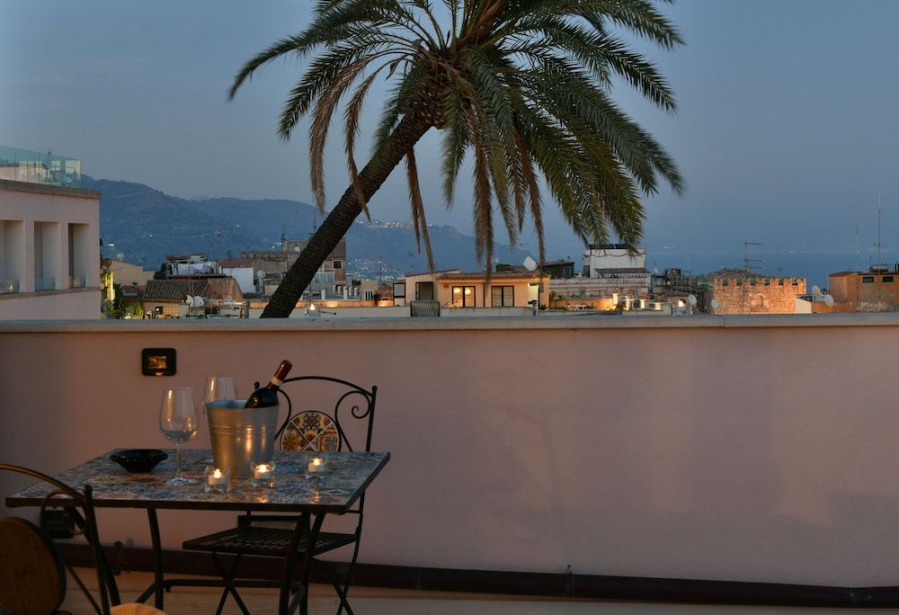 Hotel Le Chevalier Deluxe Room, Terrace, Sea View 7