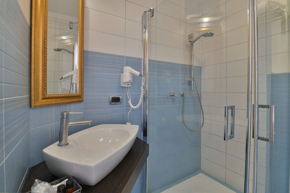 Hotel Le Chevalier Economy Room, City View 5