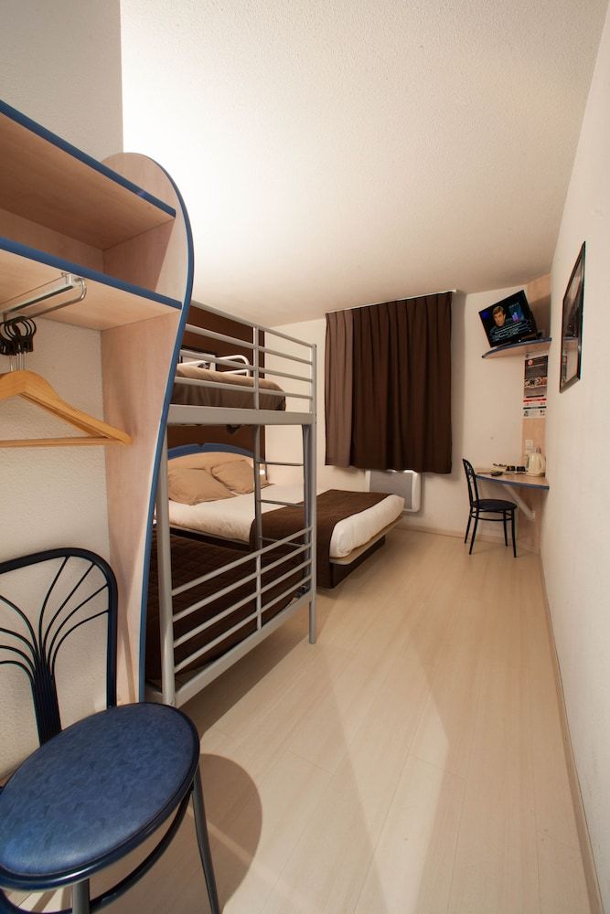 Family Room (4 persons)