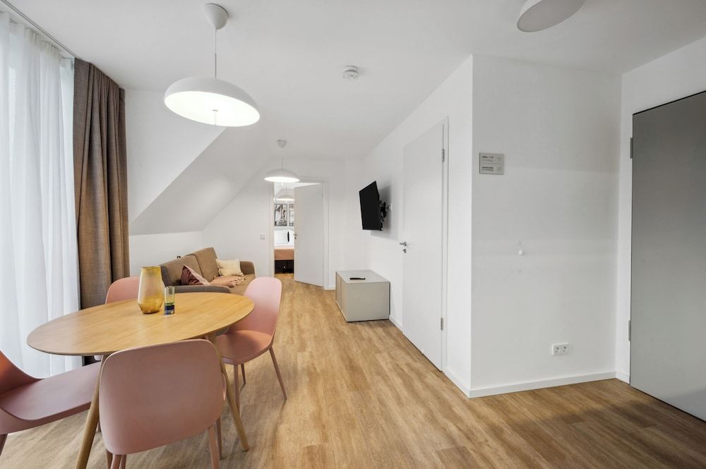 Limehome Karlsruhe Sophienstr. One-Bedroom Suite with Balcony 7