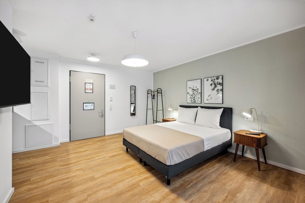 Limehome Karlsruhe Sophienstr. Suite - Wheelchair Accessible 2