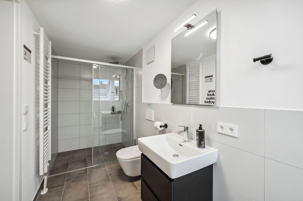 Limehome Karlsruhe Sophienstr. One-Bedroom Suite with Balcony 4