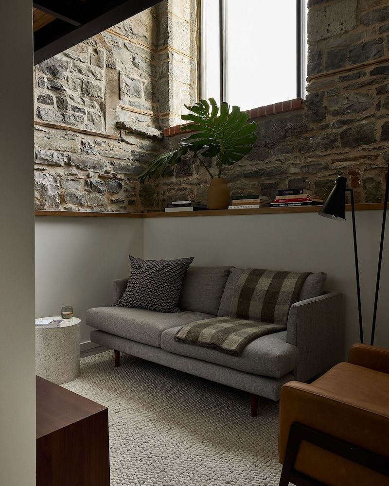 The Smith Hotel 1 Bedroom Queen Loft 3