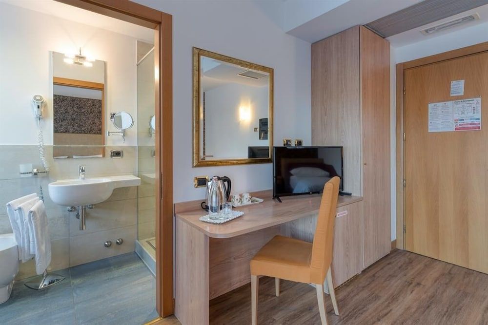 Hotel Sporting Trento Quadruple Room 6