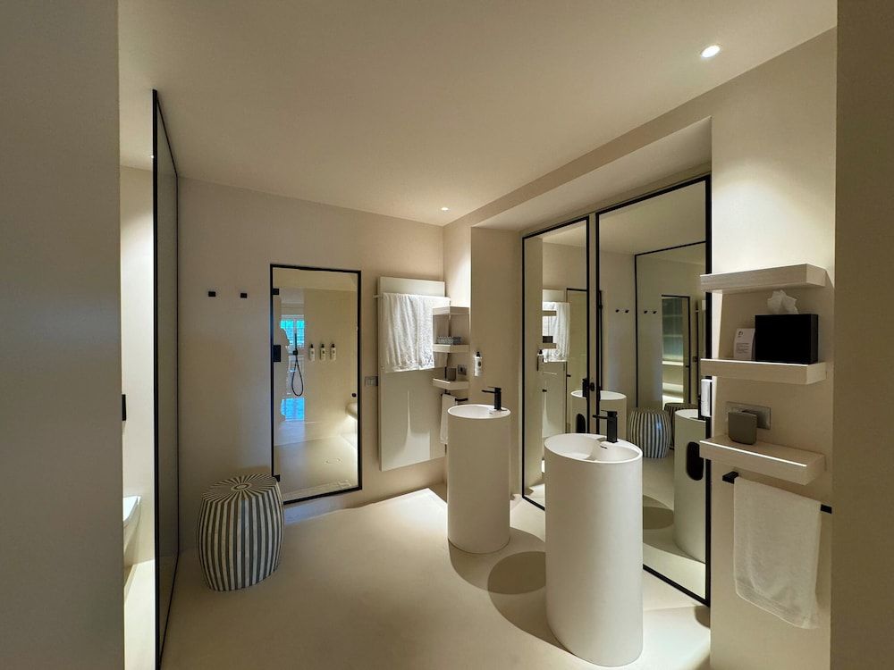 Palazzo Durazzo Suites Deluxe Room 13