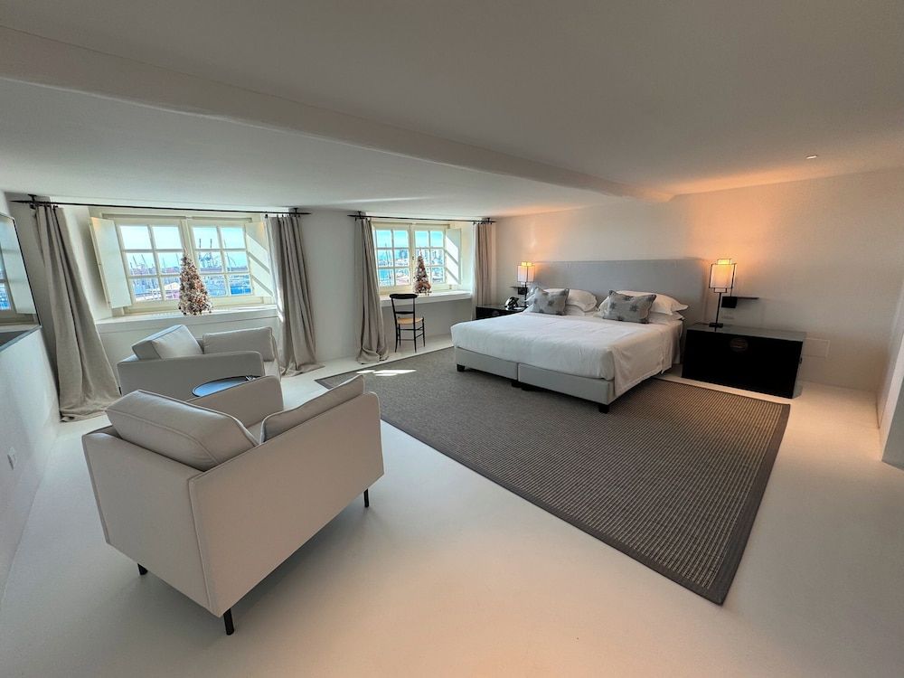 Palazzo Durazzo Suites Junior Suite 2