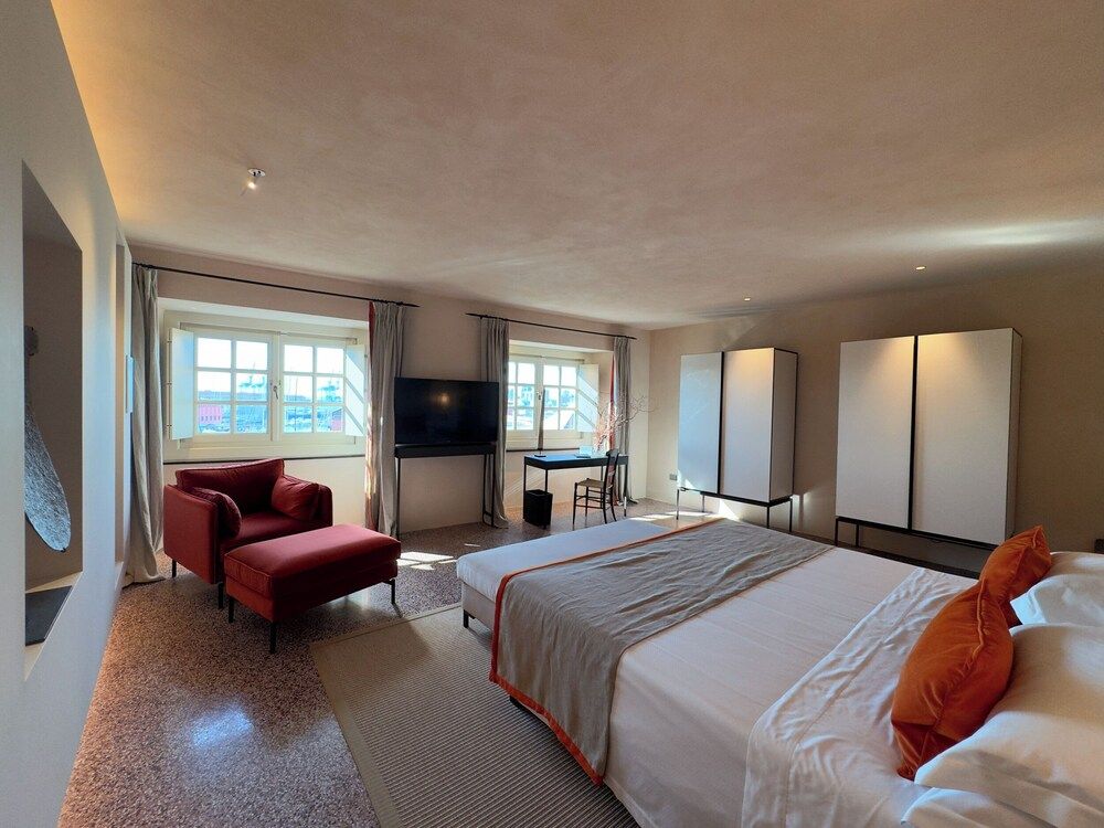 Palazzo Durazzo Suites Deluxe Double Room 5