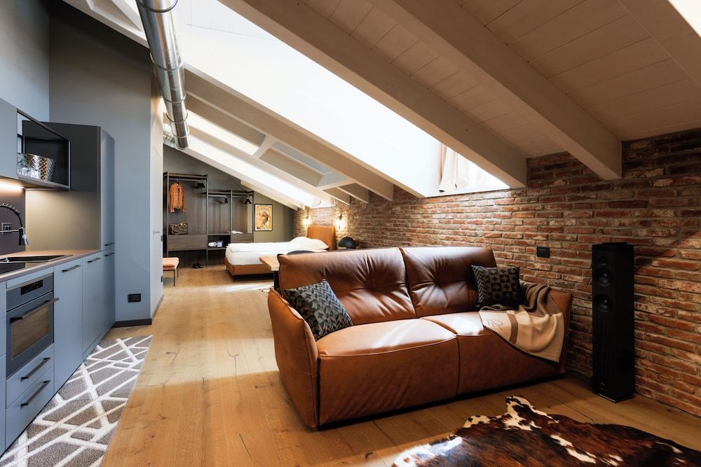 AR Suites&Art Loft 15