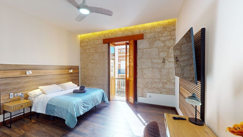 Standard Triple Room, City View