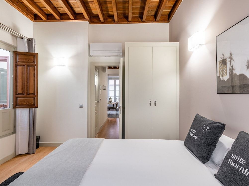 One-Bedroom Apartment with Balcony