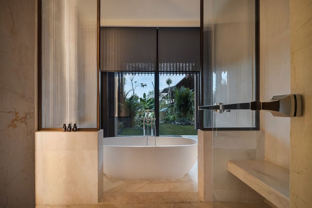 The Meru Sanur Tropical Suite 3