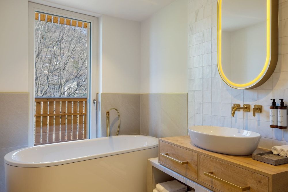 Caro & Selig, Tegernsee, Autograph Collection Deluxe Room, 1 King Bed 5