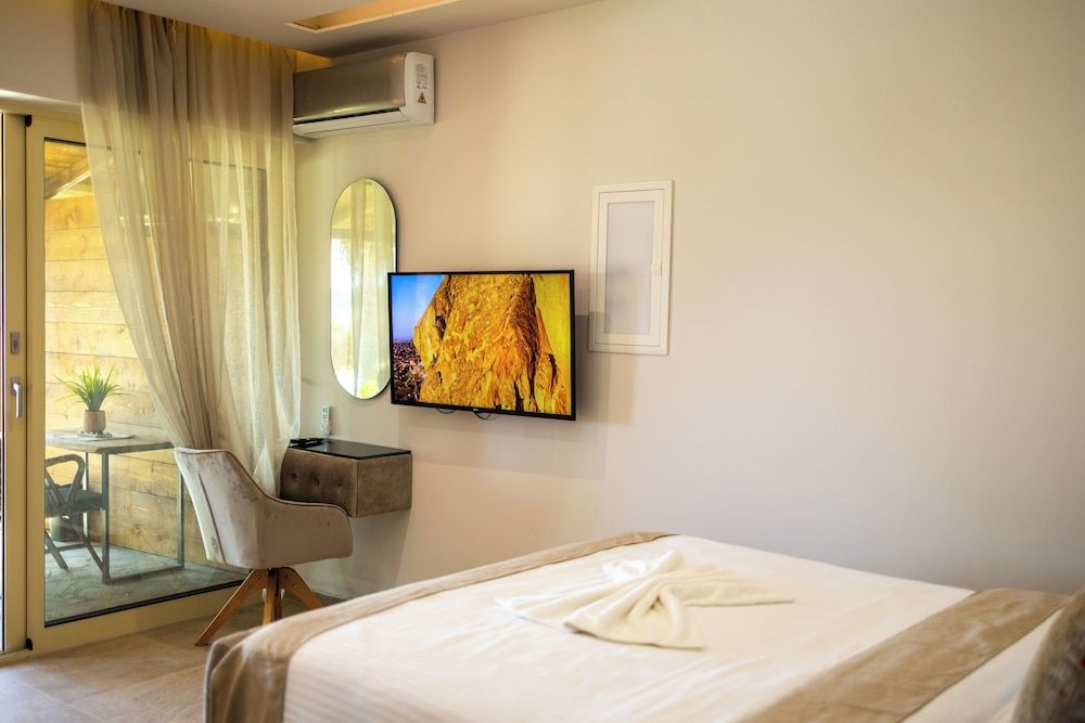 SANIMAR By Mono Alex King Suite 8