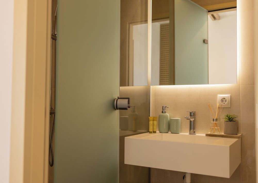 SANIMAR By Mono Alex Standard King Room 5