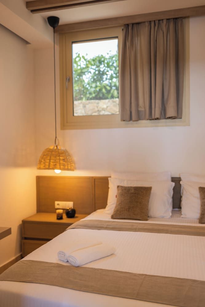 SANIMAR By Mono Alex Standard King Room