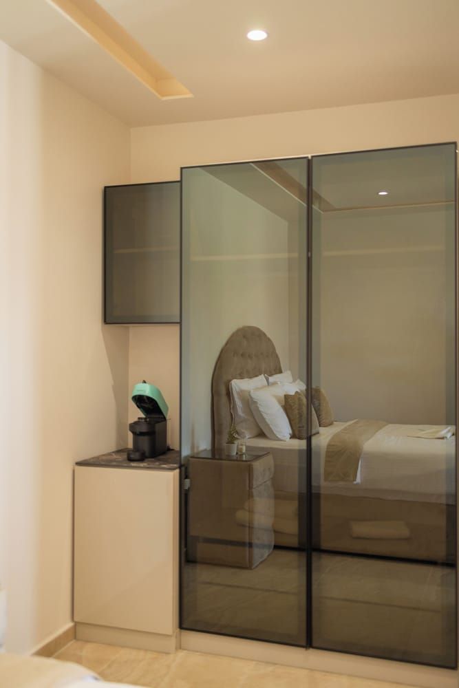 SANIMAR By Mono Alex King Suite 5