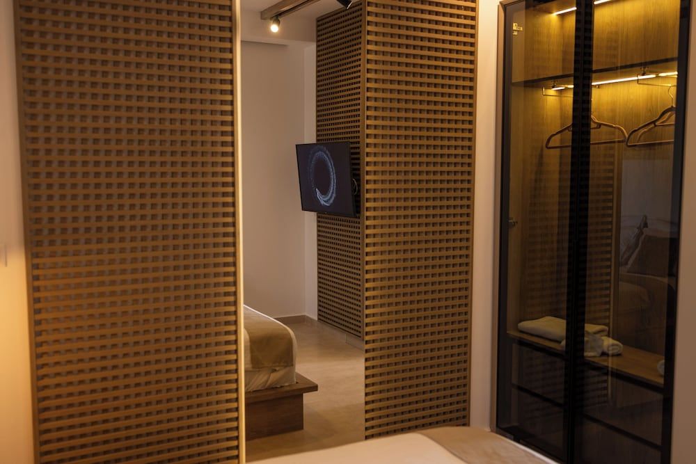 SANIMAR By Mono Alex Standard King Room 6